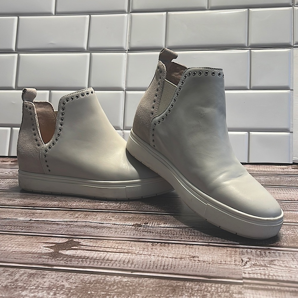 Chelsea & Violet Gray Hidden Wedge Slip On Sneakers.      Size 6.5M